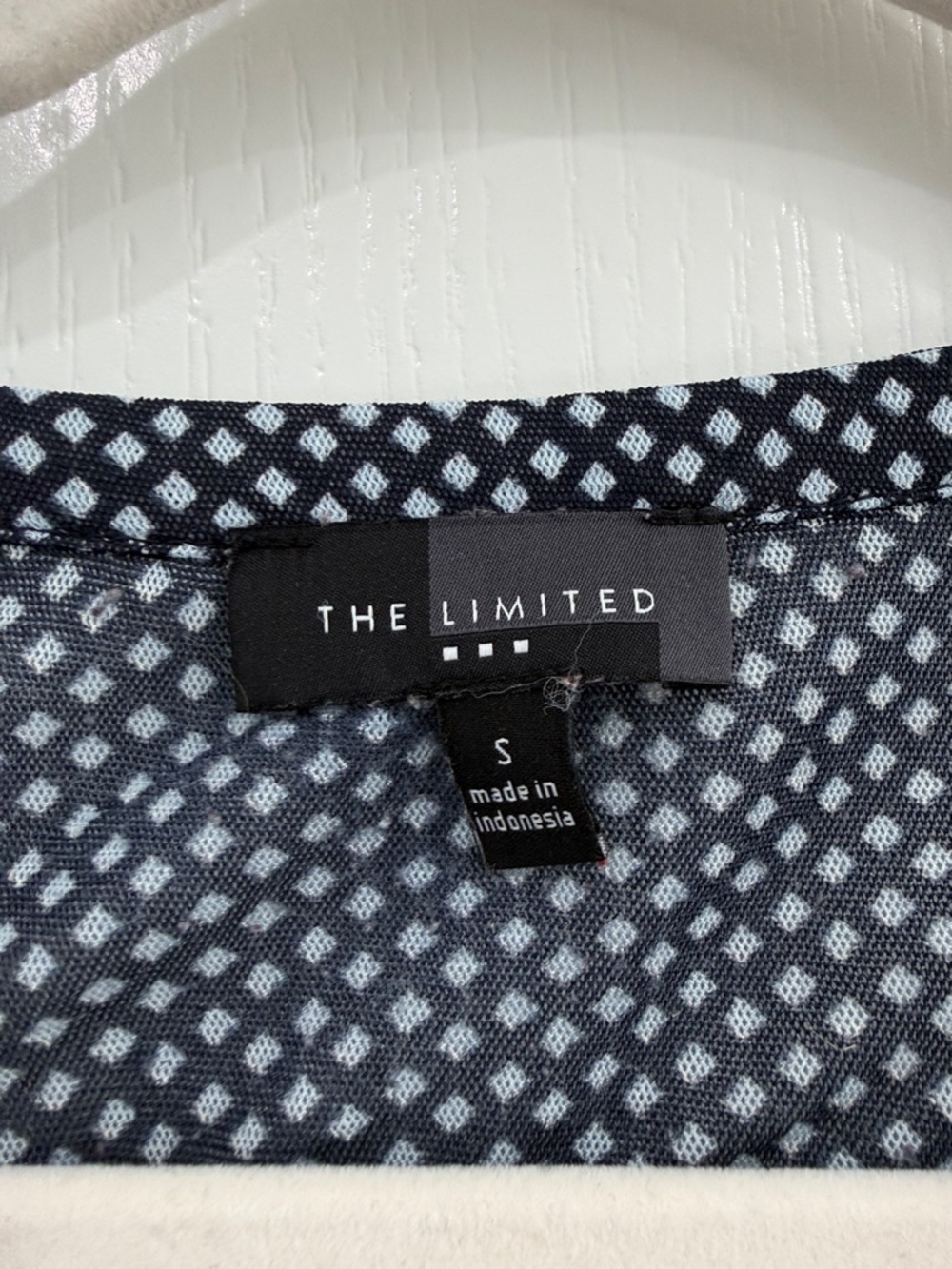 The Limited Navy and White Polka Dot sheer 3/4 Blouse size small y2k - Picture 4 of 6